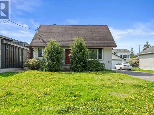 1372 Ridgedale Street, Ottawa, ON K1T1C5