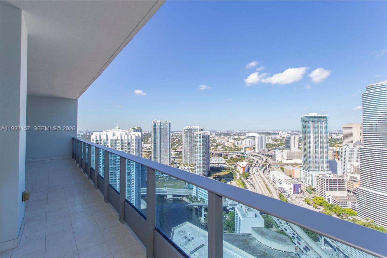 200 Biscayne Blvd Wy, Unit 4512, Miami, FL 33131 Photo