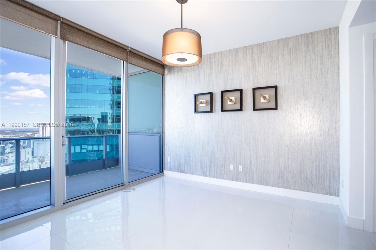 200 Biscayne Blvd Wy, Unit 4512, Miami, FL 33131 Photo