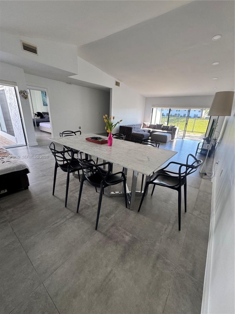 534 NE 195th St , Unit 534, Miami, FL 33179 Photo