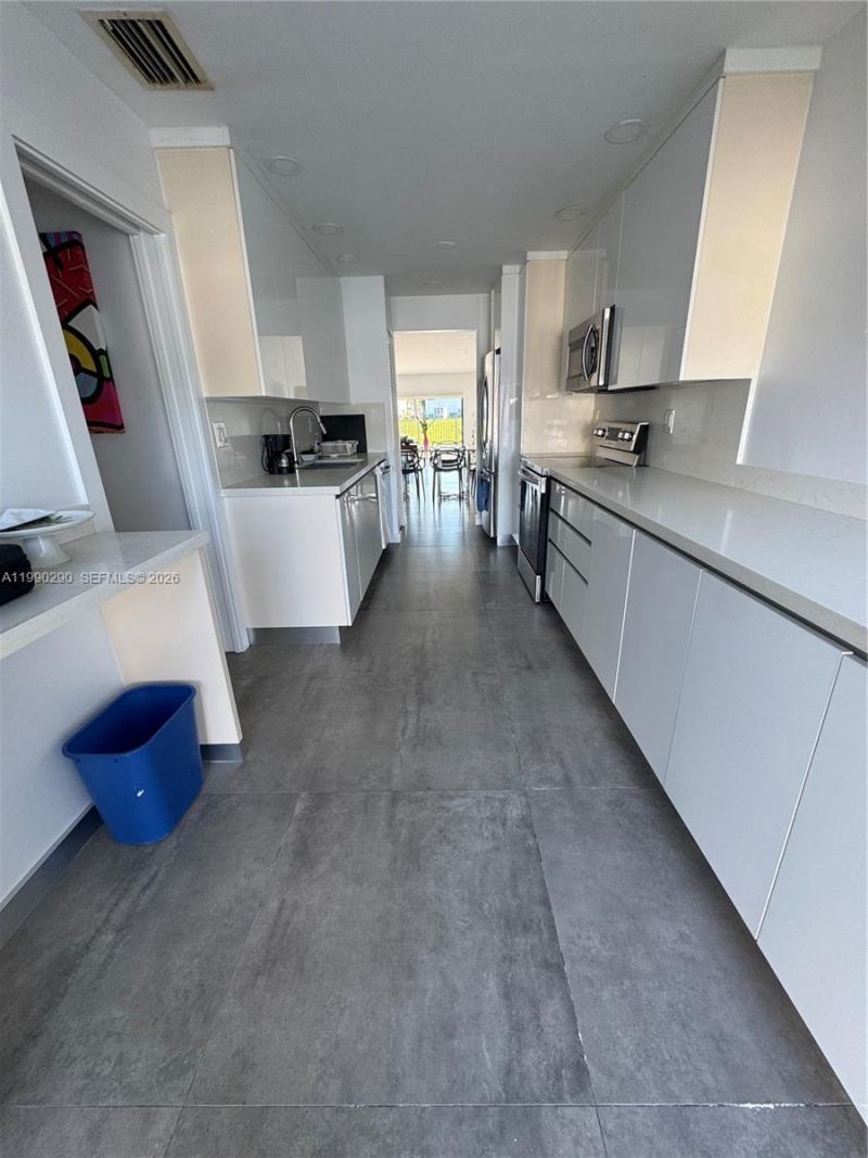 534 NE 195th St , Unit 534, Miami, FL 33179 Photo