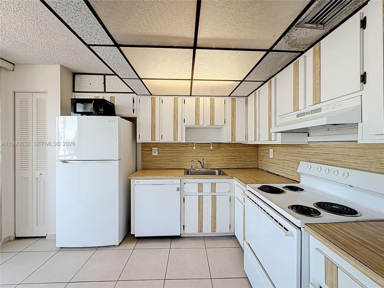 7300 Wayne Ave, Unit 211, Miami Beach, FL 33141 Photo