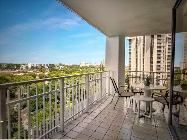 2000 Towerside Ter , Unit 1005, Miami, FL 33138