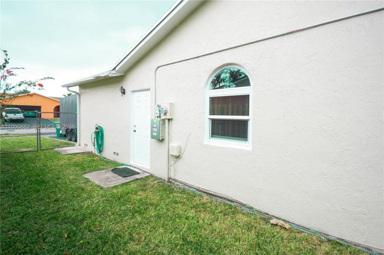 26581 SW 122nd Ct, Homestead, FL 33032 Photo