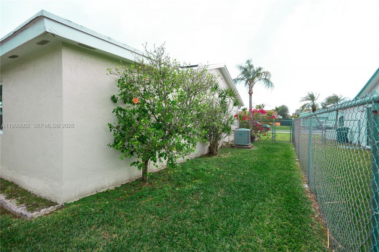 26581 SW 122nd Ct, Homestead, FL 33032 Photo