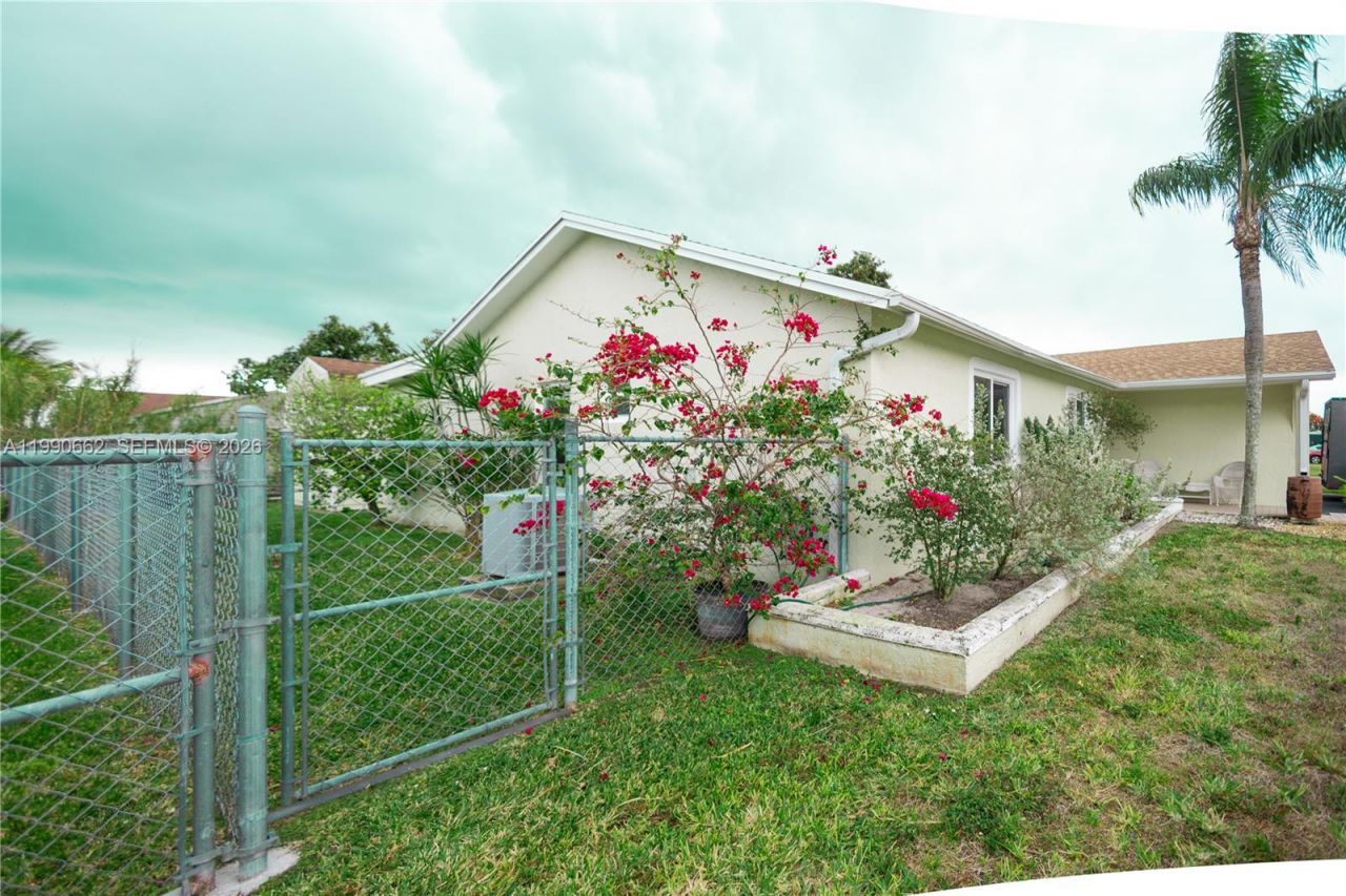 26581 SW 122nd Ct, Homestead, FL 33032 Photo