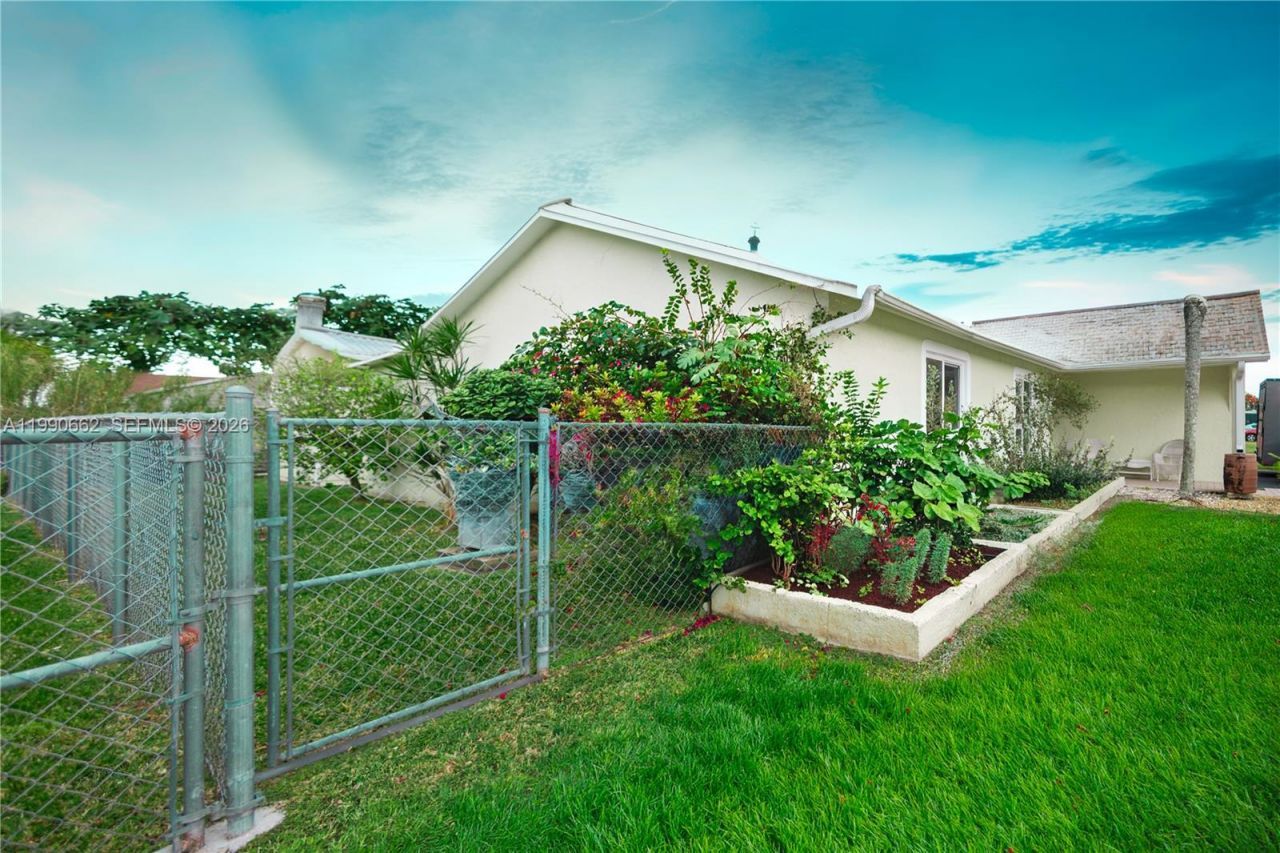 26581 SW 122nd Ct, Homestead, FL 33032 Photo