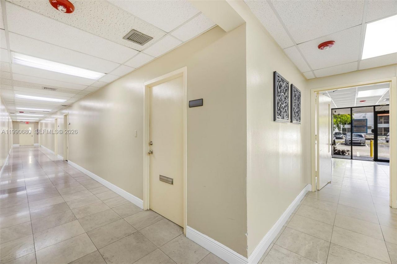 540 NW 165th St Rd #209, Miami, FL 33169 Photo