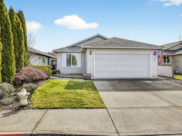 460 Montclair Way, Eagle Point, OR 97524