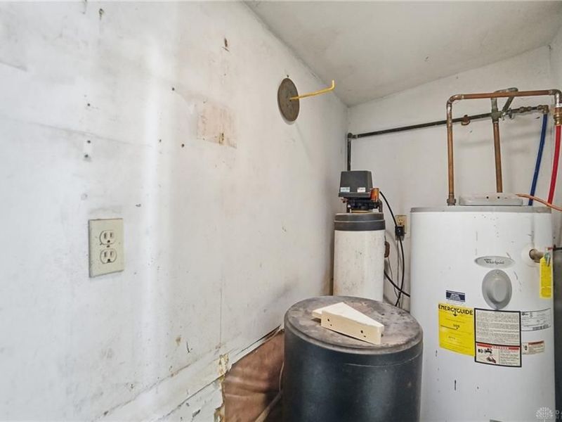 1166 W Sparrow Road, Green Township, OH 45502 Photo 29