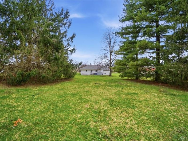 1166 W Sparrow Road, Green Township, OH 45502 Photo 40