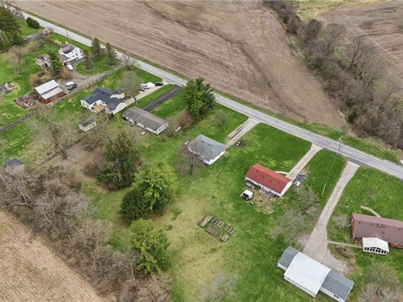 1166 W Sparrow Road, Green Township, OH 45502 Photo 6