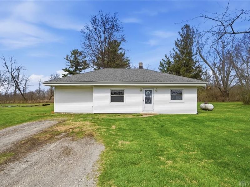 1166 W Sparrow Road, Green Township, OH 45502 Photo 7