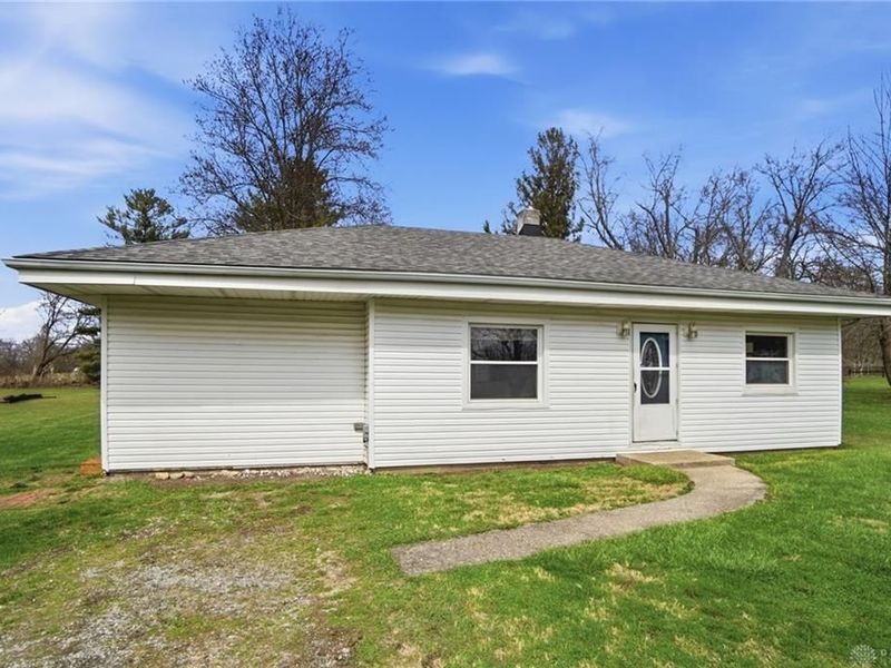 1166 W Sparrow Road, Green Township, OH 45502 Photo 9