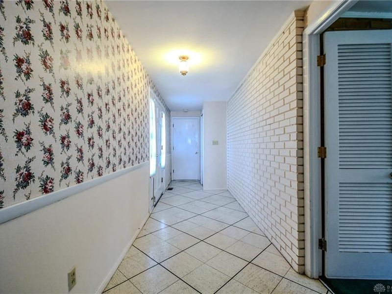 786 Hyde Park Drive, Washington Township, OH 45429 Photo 5