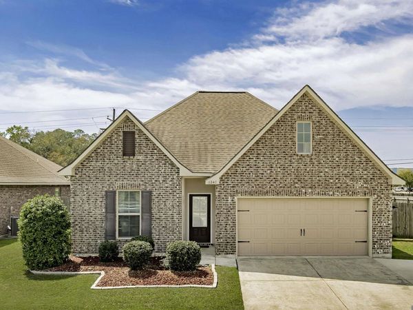 8248 Rocky Trail Ave, Baton Rouge, LA 70820