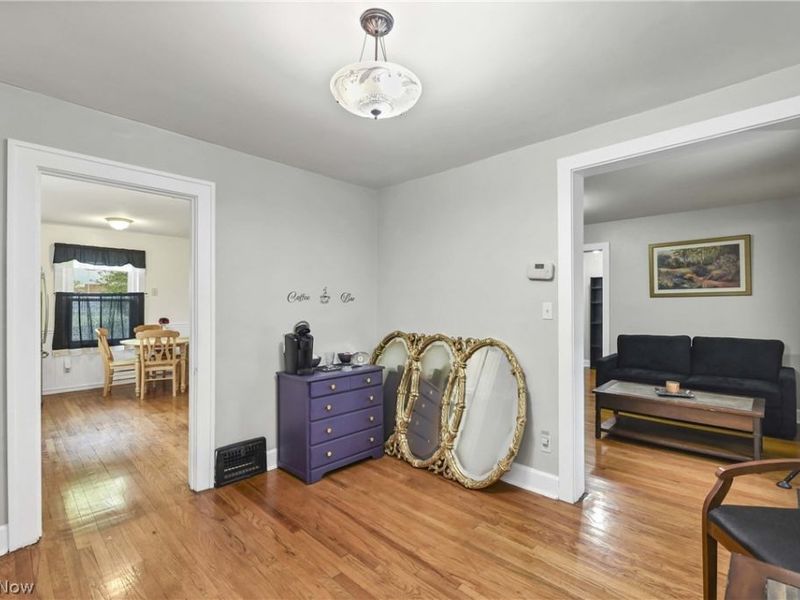 471 Columbus Street, Bedford, OH 44146 Photo 8