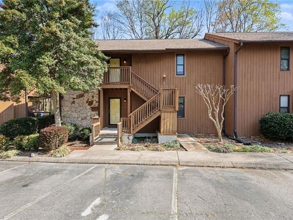 5 Cedar Creek, Jamestown, NC 27282