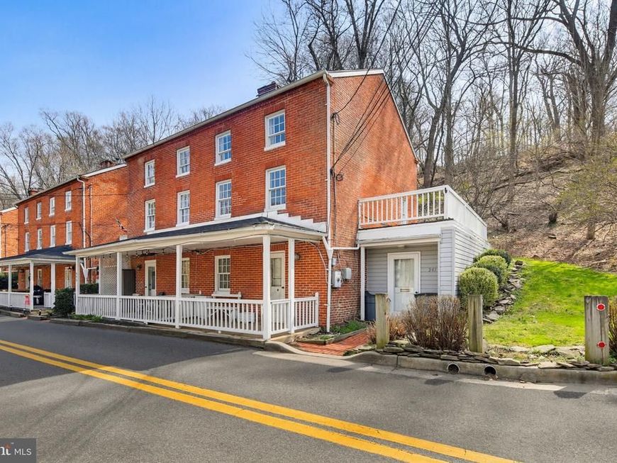 947 Oella Avenue, Ellicott City, MD 21043 Main Photo