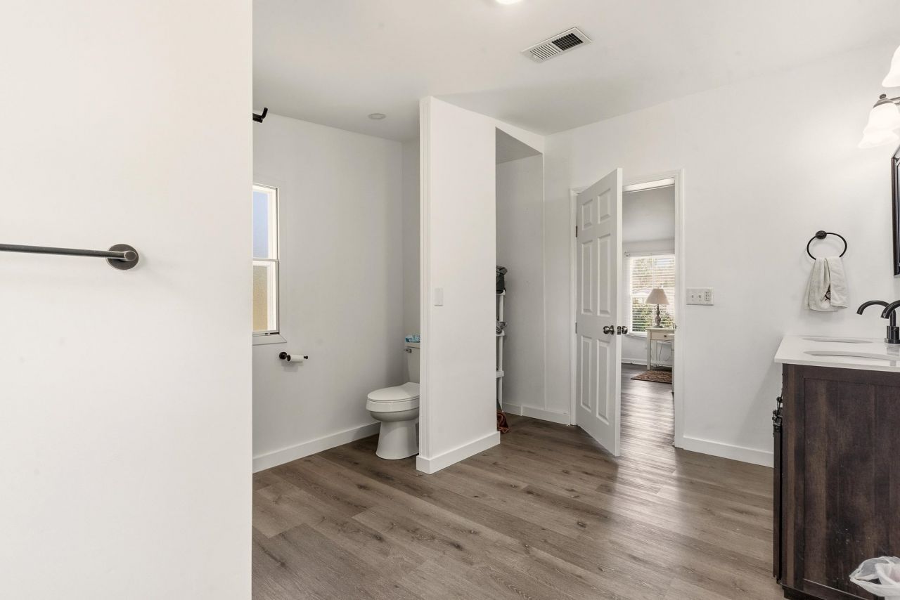 2264 Todd Dr. Photo 18