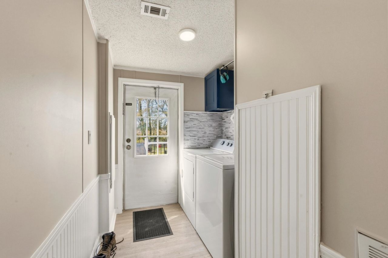 2264 Todd Dr. Photo 23