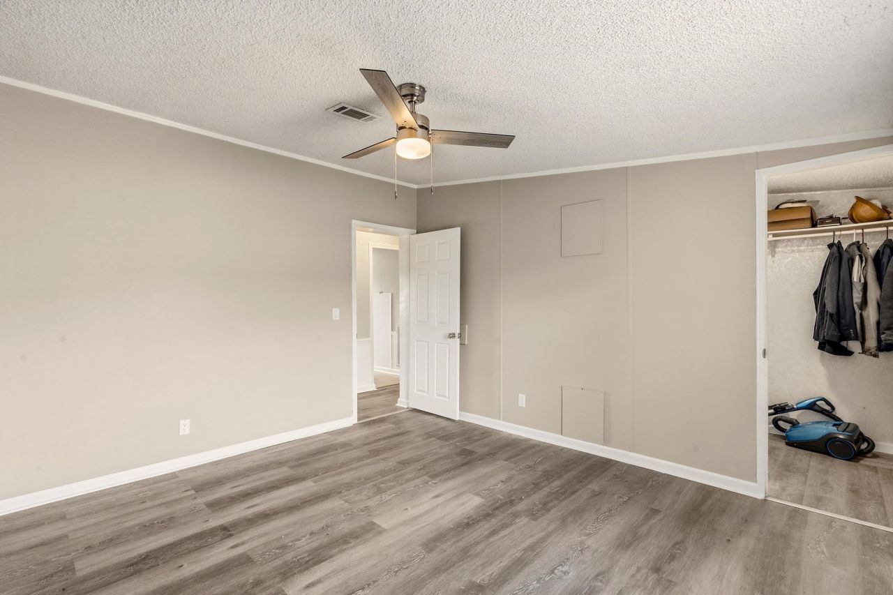 2264 Todd Dr. Photo 24