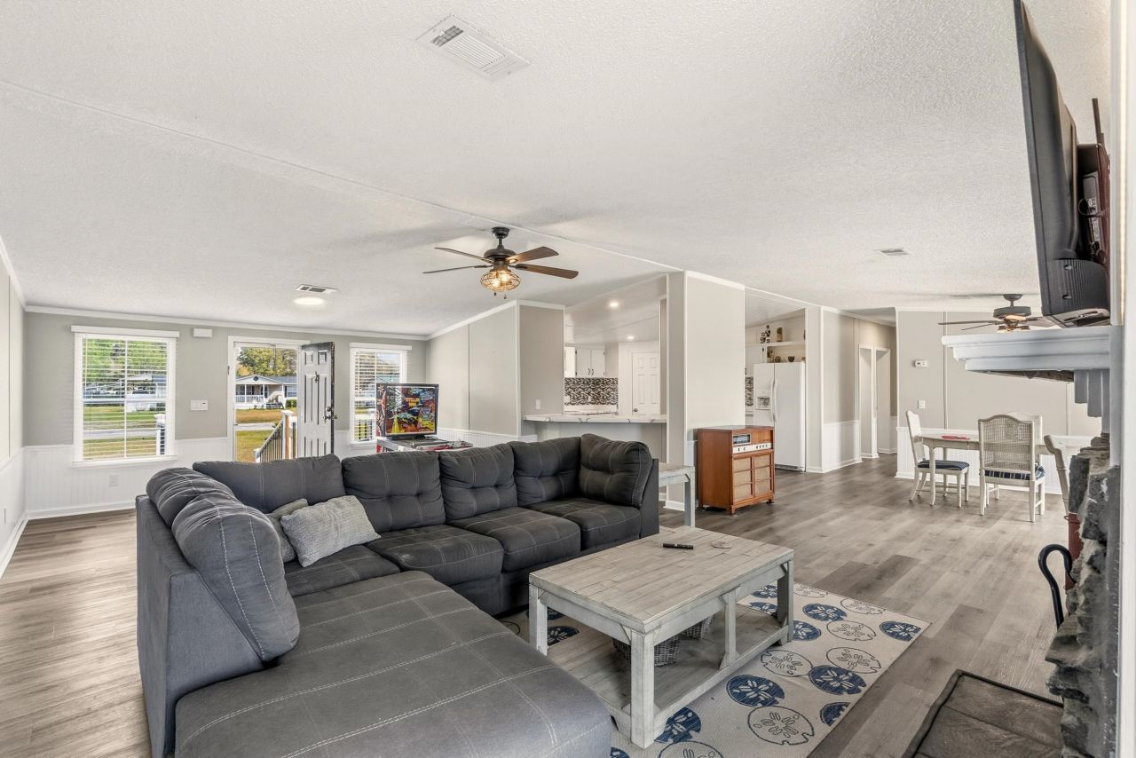 2264 Todd Dr. Photo 5