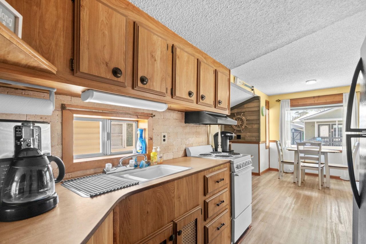 6001 - 1448 S Kings Hwy. Photo 16