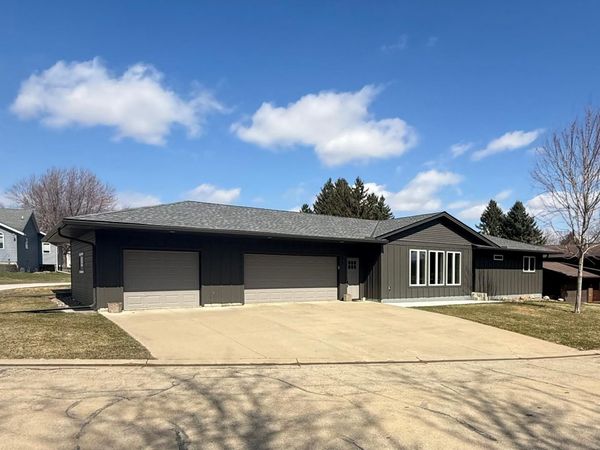 905 Larson Drive, Zumbrota, MN 55992