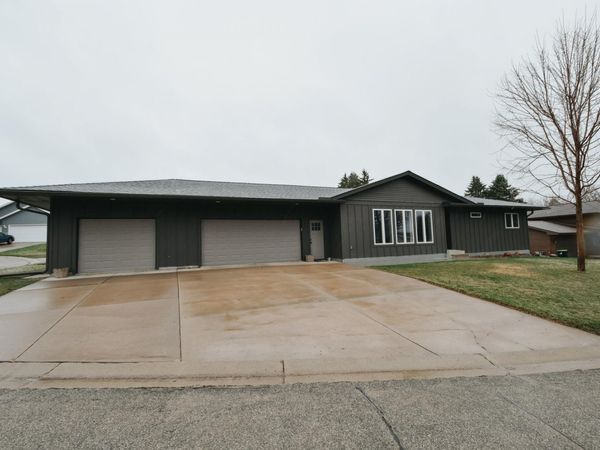 905 Larson Drive, Zumbrota, MN 55992