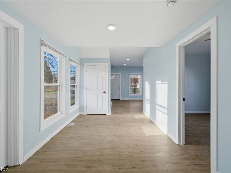 950 Park Avenue, Amherst, OH 44001 Photo 12