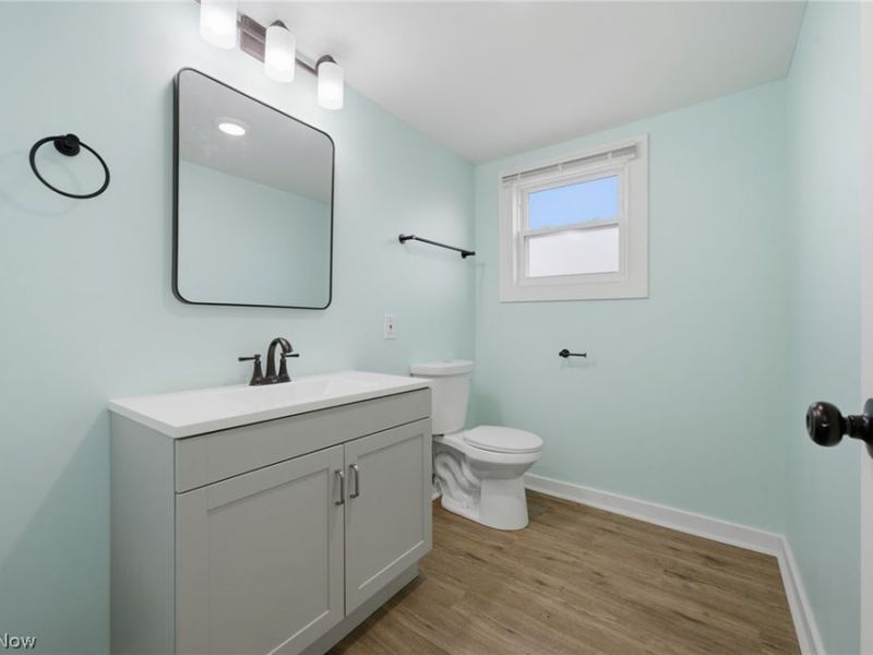 950 Park Avenue, Amherst, OH 44001 Photo 13