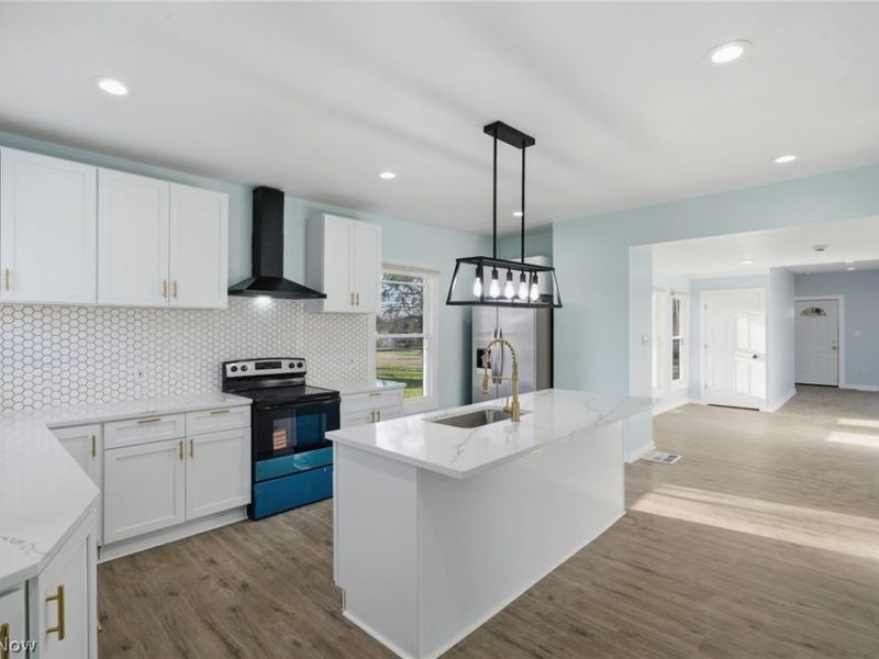 950 Park Avenue, Amherst, OH 44001 Photo 4