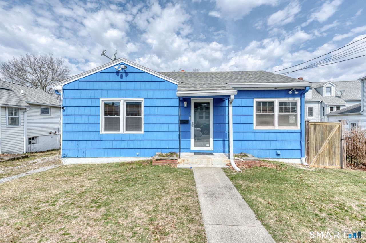 20 George, Groton, CT 06340 Main Photo