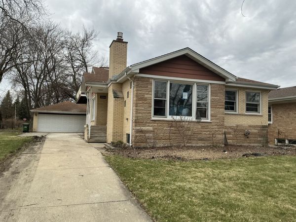 10544 S Karlov Avenue , Oak Lawn, IL 60453