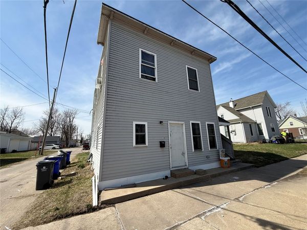 401 7th Avenue SW, Cedar Rapids, IA 52404