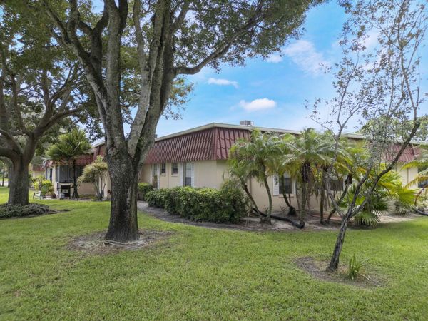 857 Worcester Lane, Unit B, Lake Worth, FL 33467