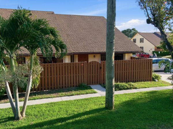 131 Springdale Circle, Palm Springs, FL 33461