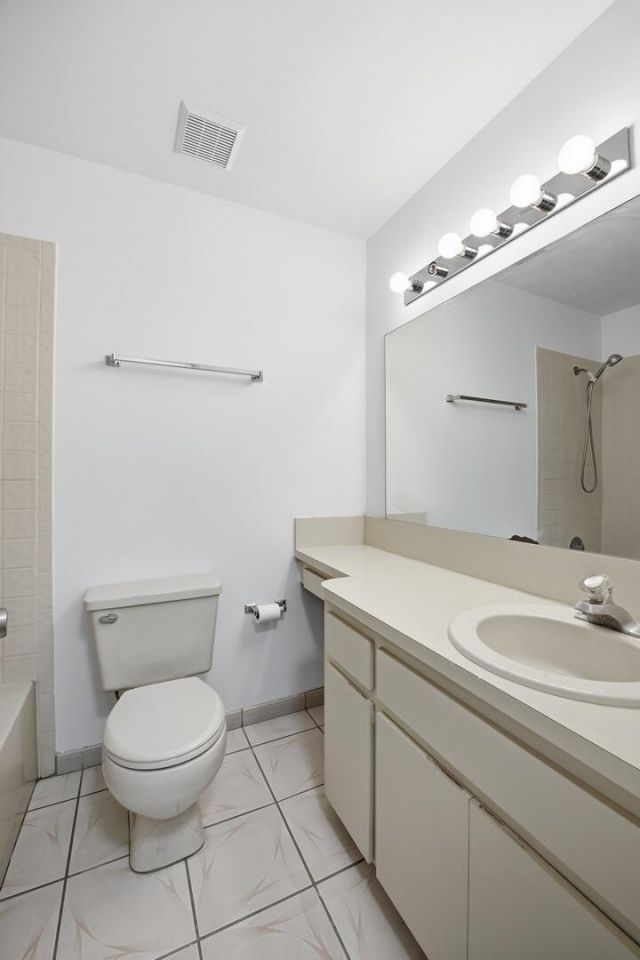 131 Springdale Circle, Palm Springs, FL 33461 Photo