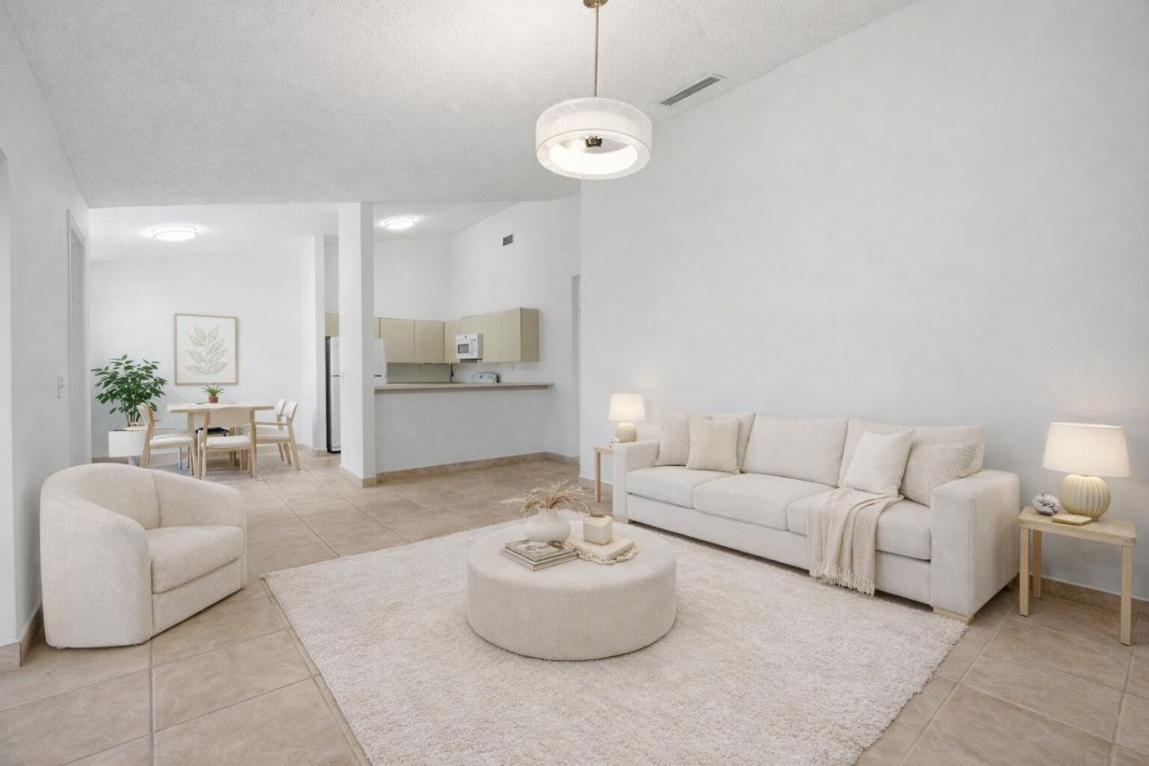 131 Springdale Circle, Palm Springs, FL 33461 Photo