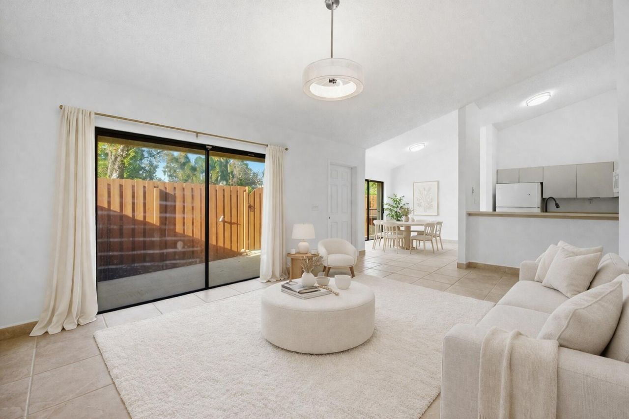 131 Springdale Circle, Palm Springs, FL 33461 Photo