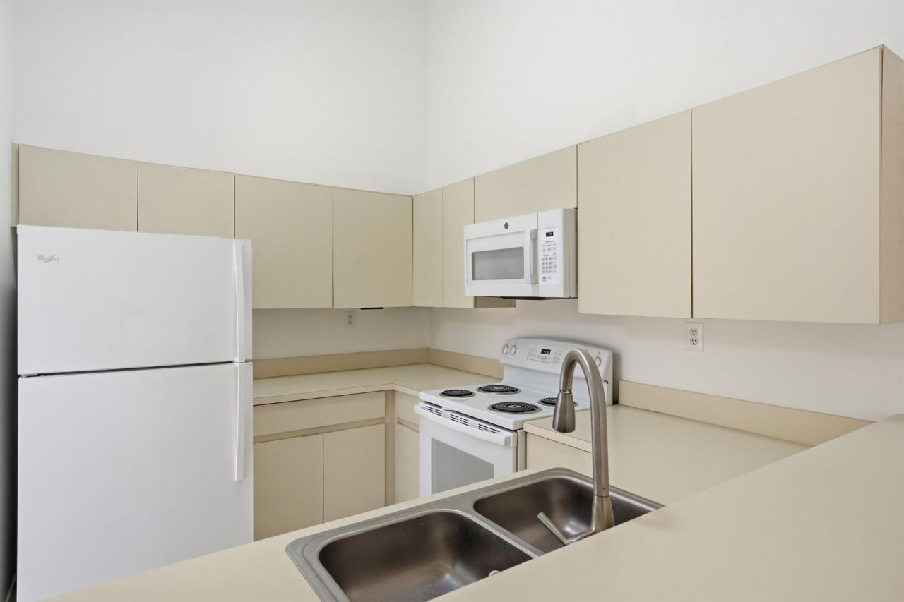 131 Springdale Circle, Palm Springs, FL 33461 Photo