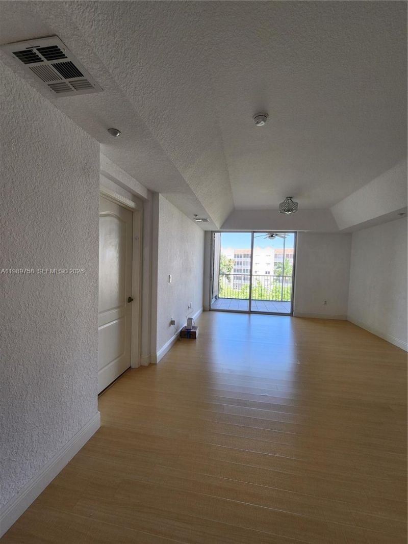 10710 NW 66th St , Unit 402, Doral, FL 33178 Photo