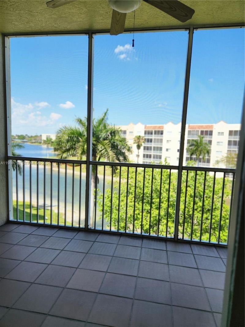 10710 NW 66th St , Unit 402, Doral, FL 33178 Photo