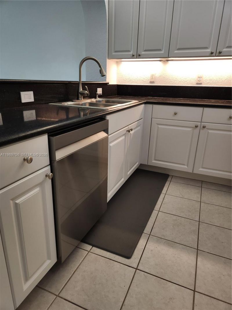 10710 NW 66th St , Unit 402, Doral, FL 33178 Photo