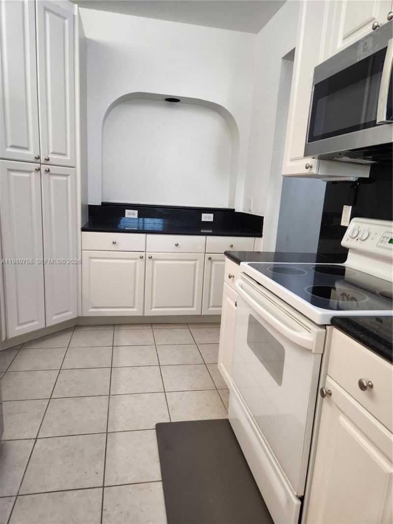 10710 NW 66th St , Unit 402, Doral, FL 33178 Photo