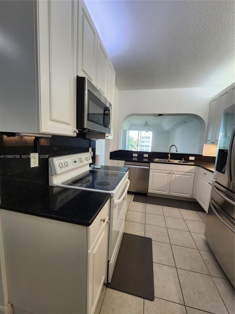 10710 NW 66th St , Unit 402, Doral, FL 33178 Photo