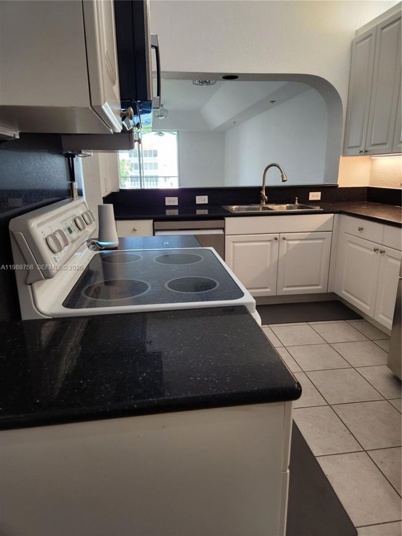 10710 NW 66th St , Unit 402, Doral, FL 33178 Photo