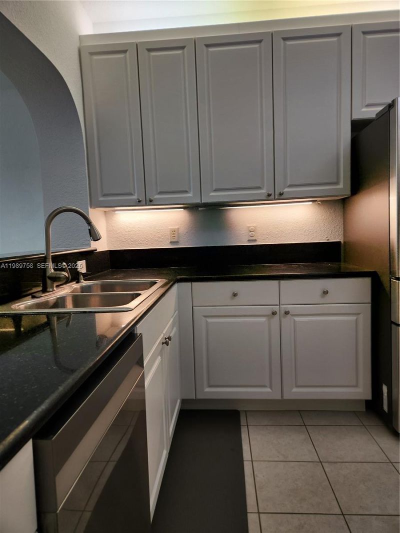 10710 NW 66th St , Unit 402, Doral, FL 33178 Photo