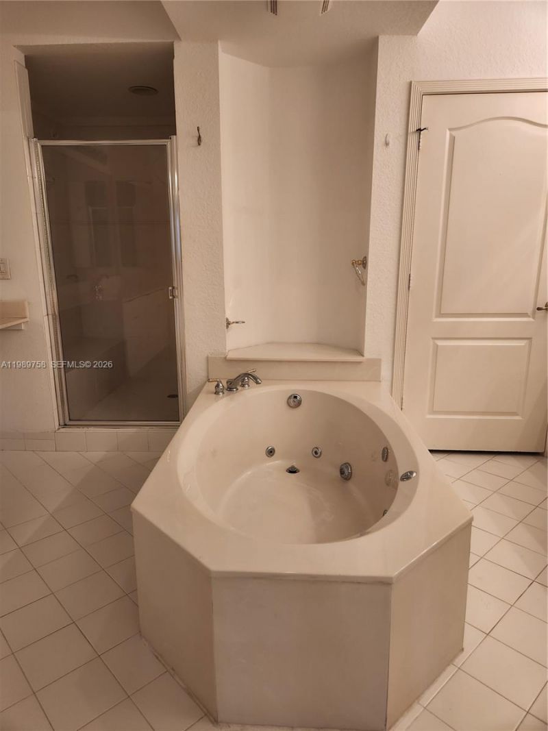 10710 NW 66th St , Unit 402, Doral, FL 33178 Photo